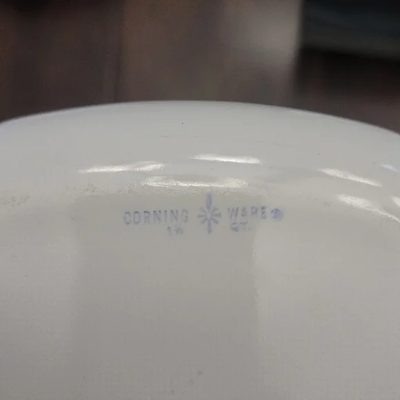 Early 60's Cornflower Corning Ware - Picture 2 of 3